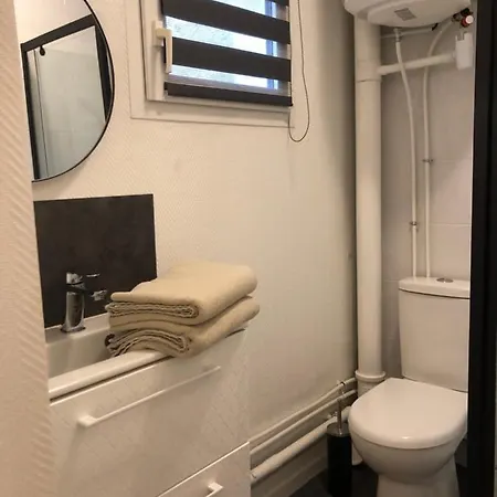 Appartement Beau Studio Proche Centre 1 *